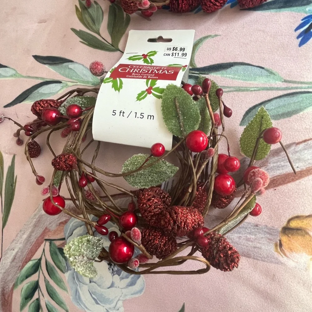 ✨Celebrate it Christmas berry decorative garland 2 sets 5ft✨